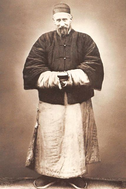 Spirituelle Wandlung des Tirolers in einen Chinesen Bild: Die Bekehrung