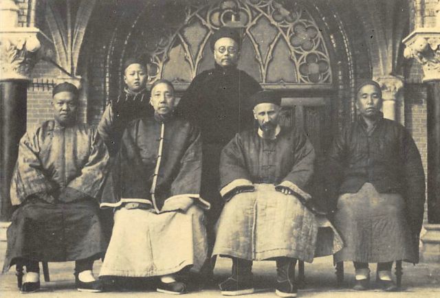 Spirituelle Wandlung des Tirolers in einen Chinesen Bild: Die Bekehrung